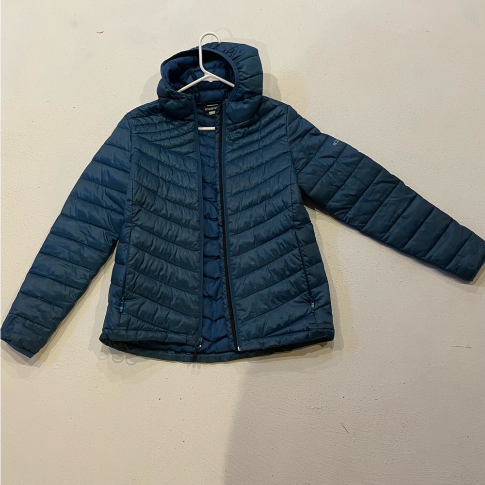Boulder gear, blue puffer coat, medium, slightly used